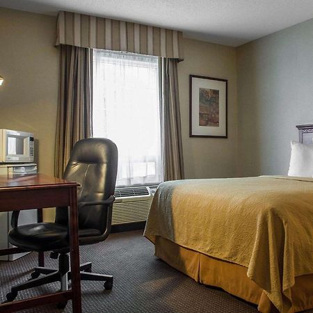 Quality Hotel & Suites Woodstock Exterior foto