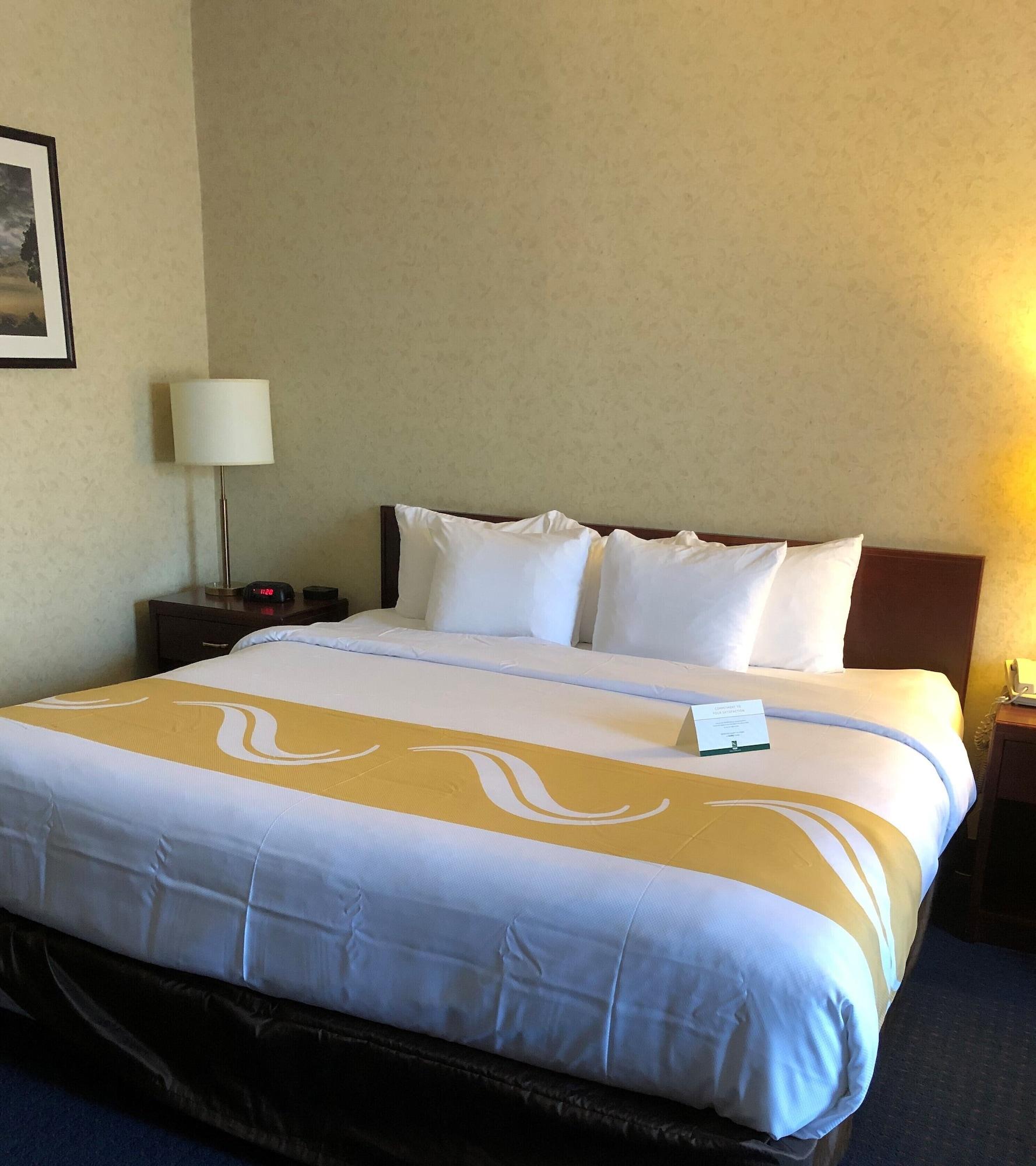 Quality Hotel & Suites Woodstock Exterior foto